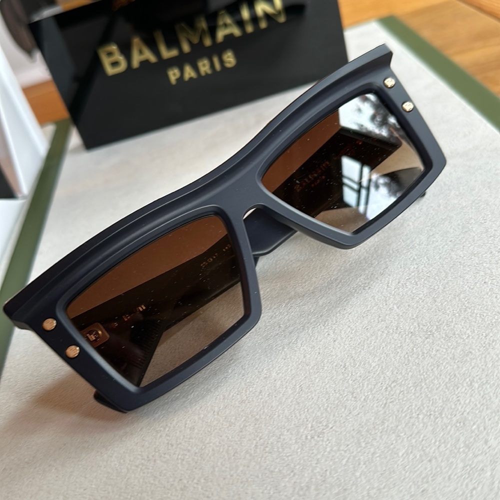 BALMAIN (Akoni) Sunglasses— BVII